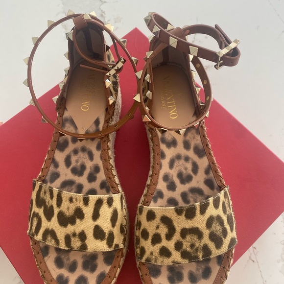 Valentino Garavani wedges espadrilles size 38. Worn one time. True to size - Picture 3 of 5